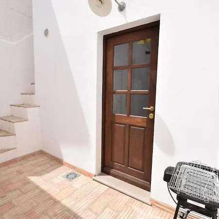 Holiday home Modern In Olh O With Terrace